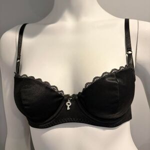 Women's Y2K Victoria-s-secret Black Lace key Charm Lightly Padded Bra Size 34B